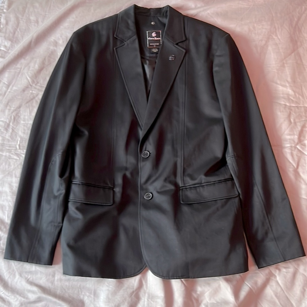 Men’s black suit jacket